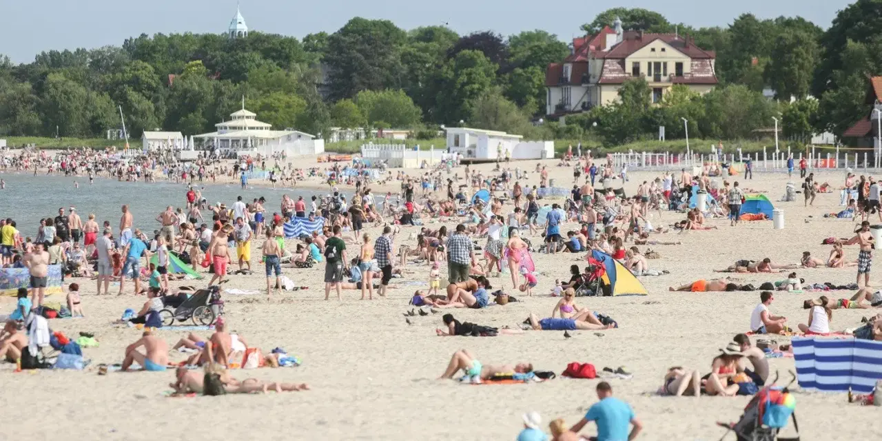Kiedy ładna pogoda nad morzem? Sprawdź najlepsze miesiące na plażę