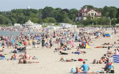 Kiedy ładna pogoda nad morzem? Sprawdź najlepsze miesiące na plażę