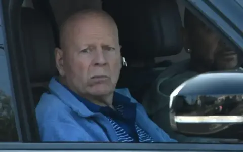 Bruce Willis żyje: Aktualny stan zdrowia i prawda o FTD