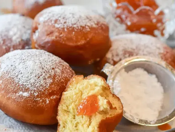 Tłusty Czwartek: Historia od pogańskich uczt po pączki