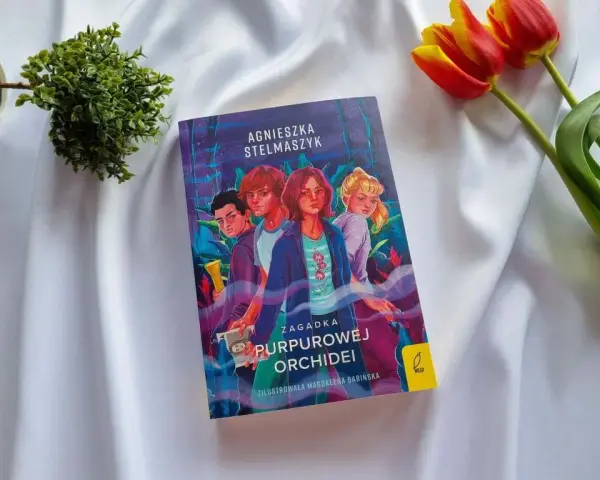 Zagadka Purpurowej Orchidei: Rozwiązanie, Które Zaskakuje